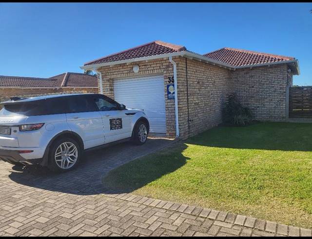 2 BEDROOM TOWNHOUSE FOR SALE IN LORRAINE